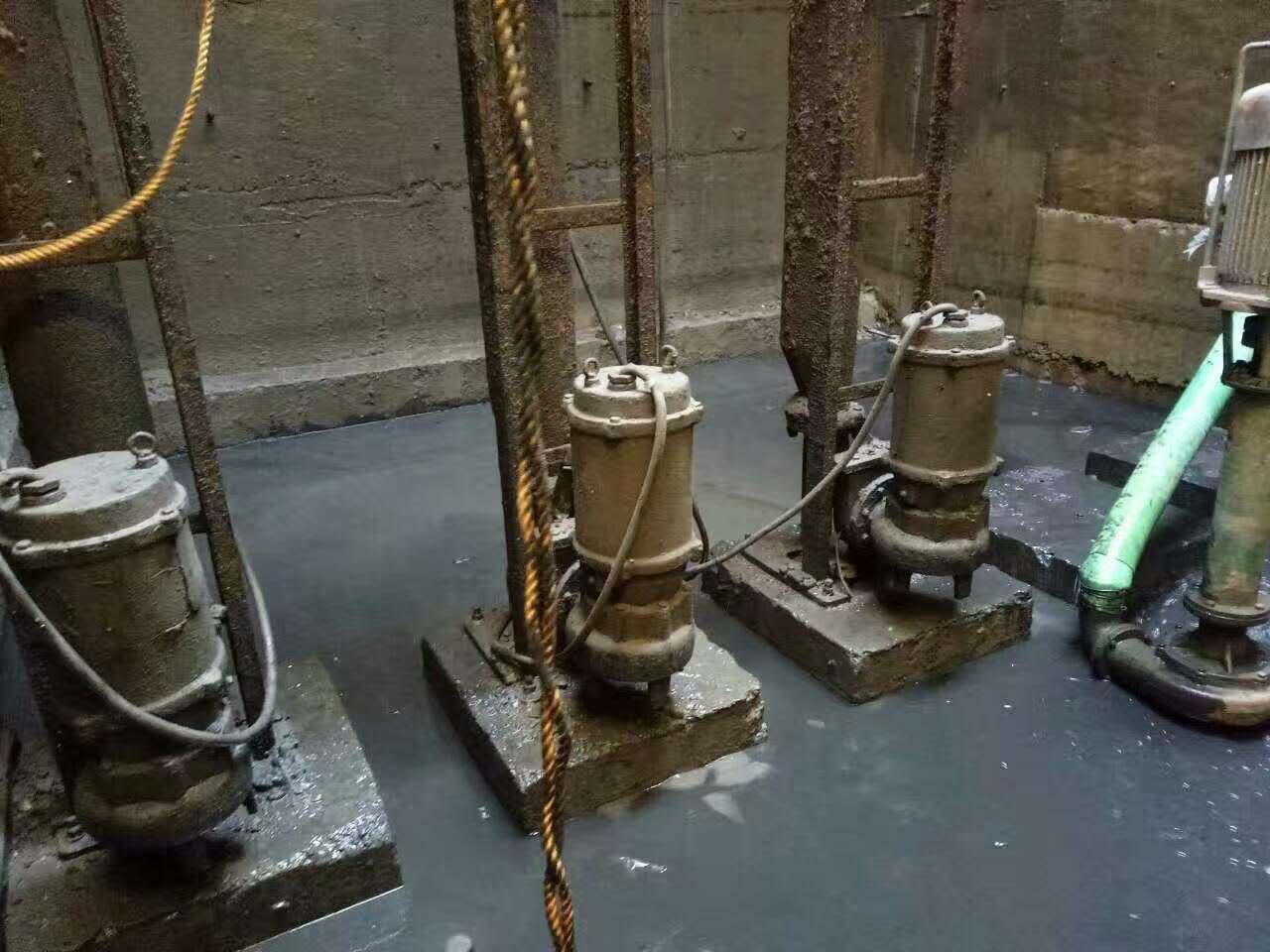 南沙污水池清理